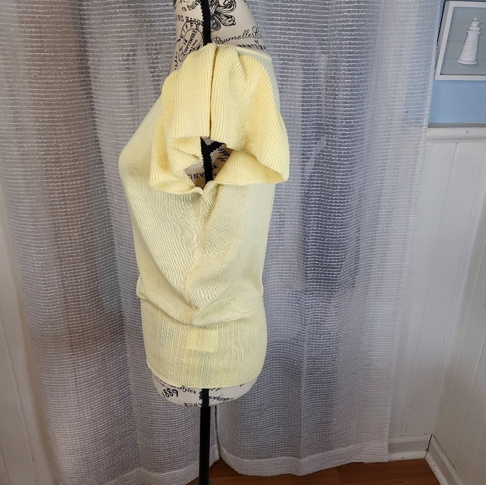 Lily White Yellow Ribbed V-Neck Sweater Top Large - Picture 4 of 7